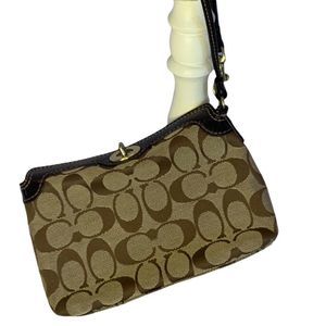 COACH SIGNATURE TURN-LOCK WRISTLET